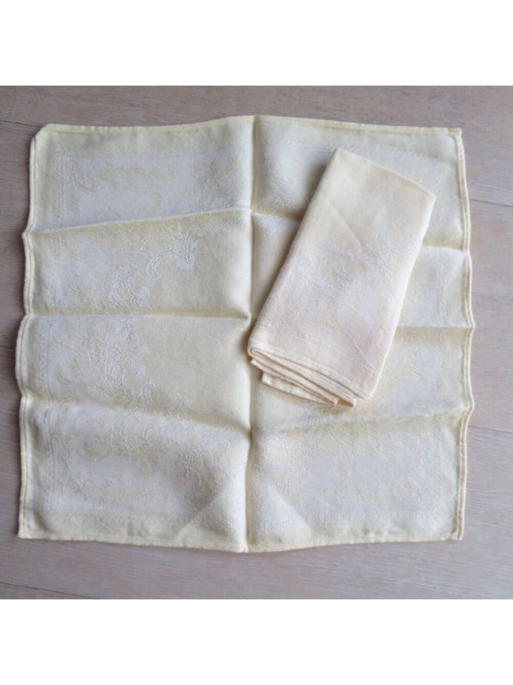 Set of 2 Vintage Yellow Linen Napkins Subtle Floral Jacquard Design 14"x14"